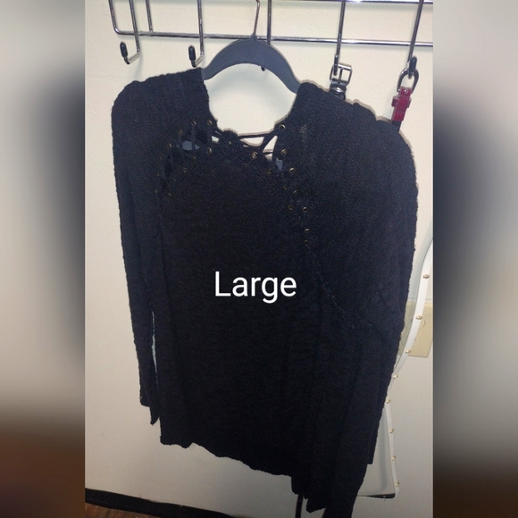 Sweater - Picture 1 of 2